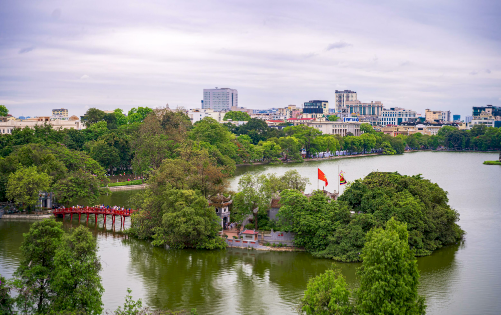 Ho Hoan Kiem - a tranquil space in the center of Hanoi